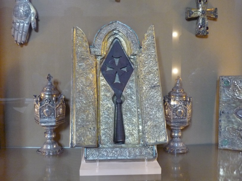 Katedra w Eczmiadzynie i jej najcenniejszy skarb - grot włóczni przeznaczenia /Wikimedia Commons /domena publiczna