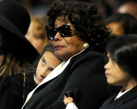 Katherine Jackson z wnukami /Getty Images/Flash Press Media