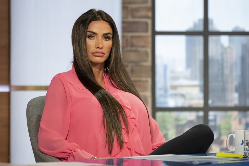 Katie Price straci swój majątek? Chce ogłosić upadłość majątkową 