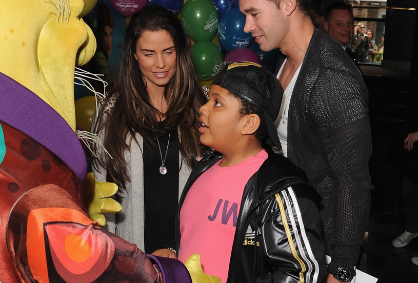 Katie Price z synem Harveyem i obecnym mężem /Eamonn M. McCormack /Getty Images