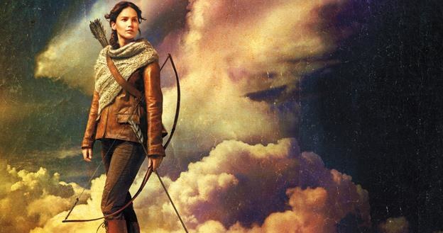 Katniss Everdeen (Jennifer Lawrence) powraca w filmie o podtytule "W pierścieniu ognia" /materiały dystrybutora