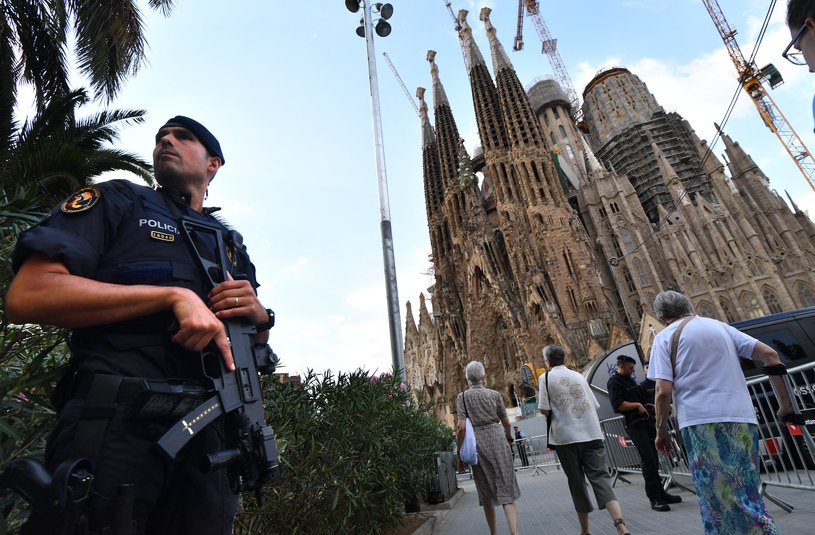 Katolicka świątynia Sagrada Familia była pierwotnym celem terrorystów /AFP
