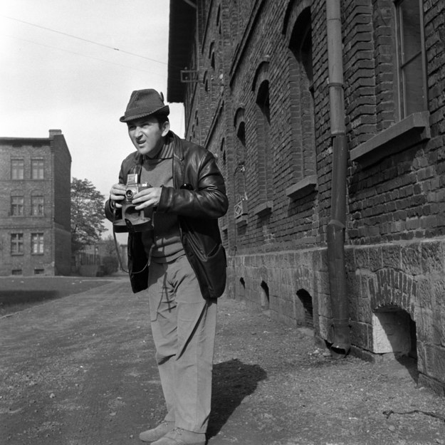 Katowice 1970. Reżyser i scenarzysta Kazimierz Kutz w dzielnicy Zalęże /PAI /PAP