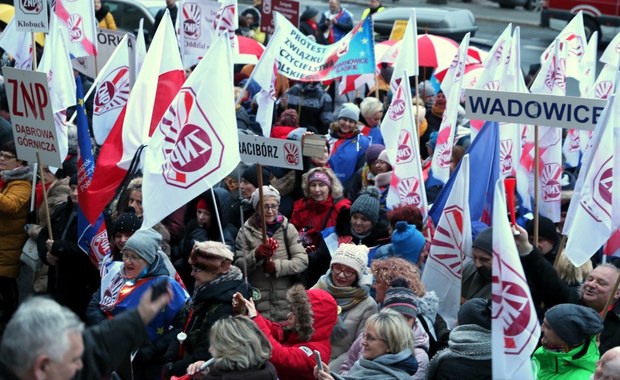 Katowice: Manifestacja nauczycieli i pracowników oświaty