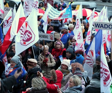 Katowice: Manifestacja nauczycieli i pracowników oświaty