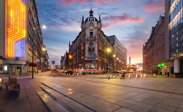 Katowice oszczędzają w kryzysie. Mniej światła na ulicach