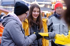 Katowice: Rozdawaliśmy bombonierki z okazji 30. urodzin radia