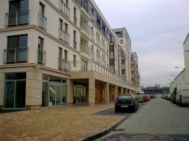 Katowicką rodzinę stać na apartament, a krakowską na dwa pokoje (na zdjęciu apartamenty na Zabłociu) /INTERIA.PL
