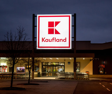 Kaufland płaci klientom za stanie w kolejce. Pieniądze tylko czekają