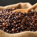 Kawa będzie mocno drożeć? Globalna podaż ziaren kawy spada, popyt rośnie