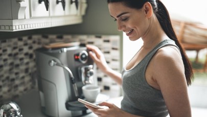 Kawa jak z kawiarni w Twoim domu – TOP 5 polecanych ekspresów