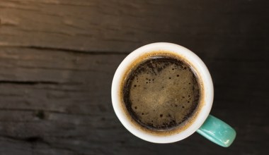 Kawa, która daje dużo energii bez kołatania serca. Dla jelit i stłuszczonej wątroby to balsam