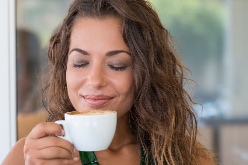 Kawa może zmieniać zapach naszego moczu /123RF/PICSEL