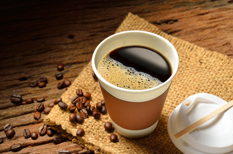 Kawa nie zawsze stymuluje. W zbyt dużych ilościach powoduje zmęczenie /123RF/PICSEL