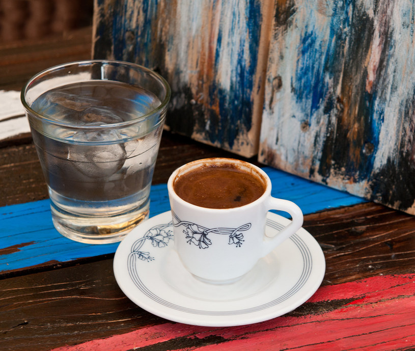 Kawa po cypryjsku urzeka aromatem i głębią smaku /123RF/PICSEL