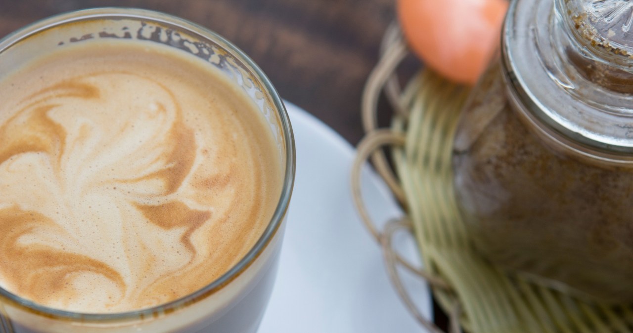 Kawa z jajkiem to ulubiony napój w Szwecji. /123RF/Picsel, 123RF/Picsel /Pixel