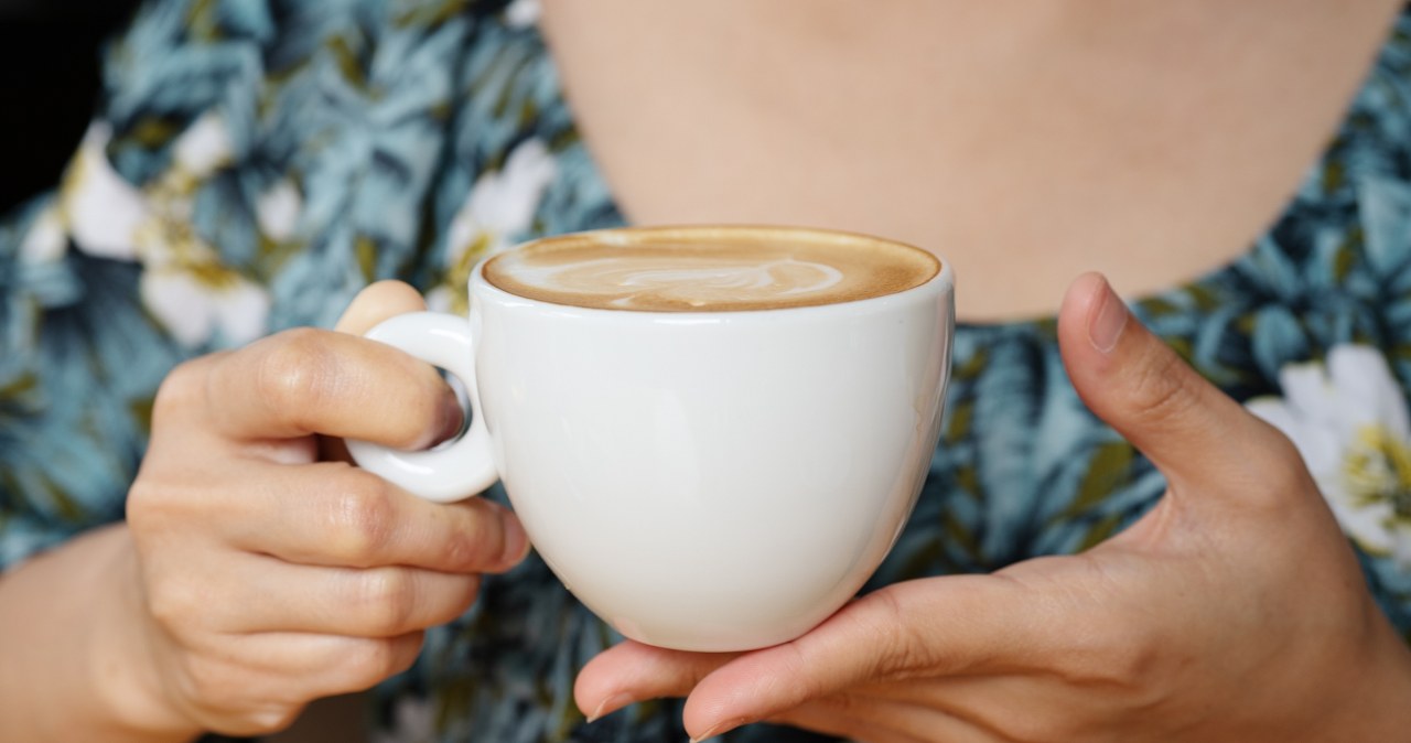 Kawa z napojem proteinowym - dlaczego warto ją pić? /123RF/PICSEL