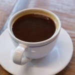 Kawa z nietypowym dodatkiem ma wielką moc. Zbija cukier i cholesterol, dba o zdrowie serca