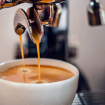 Kawa z pleśnią? Niestety, to możliwe. Sprawdź swój ekspres!