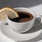 Kawa z sokiem z cytryny na dobre trawienie
