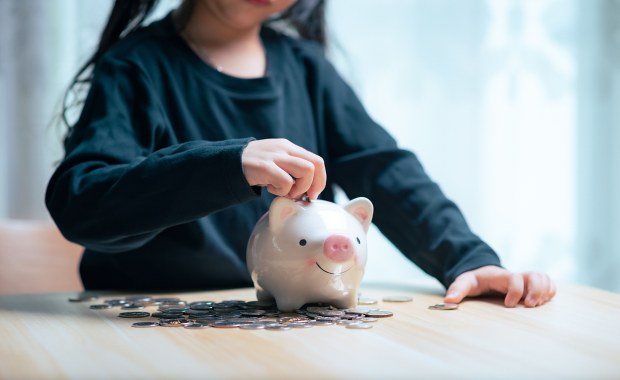 Każą dziecku płacić za dorosłego. Kuriozalne prawo do zmiany