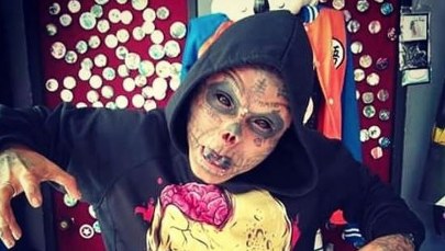 Kazał usunąć sobie nos i uszy. Chce wyglądać jak "żywy trup"