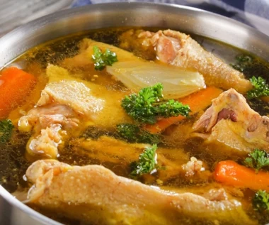 Każda polska gospodyni dodaje do rosołu. Wydobywa z niego to, co najlepsze, ale trzeba uważać