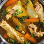 Każda polska gospodyni dodaje do rosołu. Wydobywa z niego to, co najlepsze, choć trzeba uważać