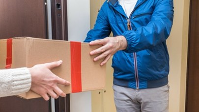 Każda rodzina otrzyma paczkę. W środku poradnik kryzysowy od rządu