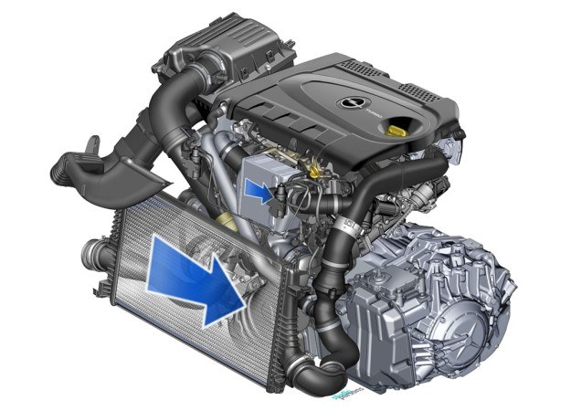 Każda turbosprężarka ma swój własny intercooler. /Opel