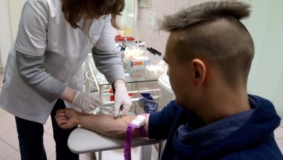 Każdego dnia trzy osoby dowiadują się, że mają HIV! 