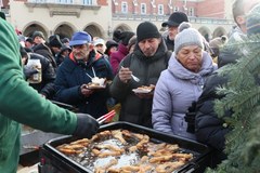 Każdy, kto pojawił się na wigilii w Krakowie, mógł liczyć na ciepły posiłek 