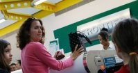 Każdy pracujący na Wyspach rodzic ma prawo do pobierania Child Benefit. /AFP