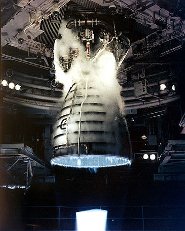 Każdy RS-25 waży około 3,5 tony, generując 232 tony ciągu /NASA /Wikipedia