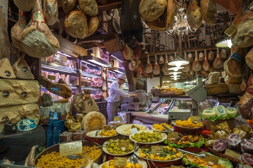 Każdy smakosz powinien odwiedzić Bolonię /123RF/PICSEL