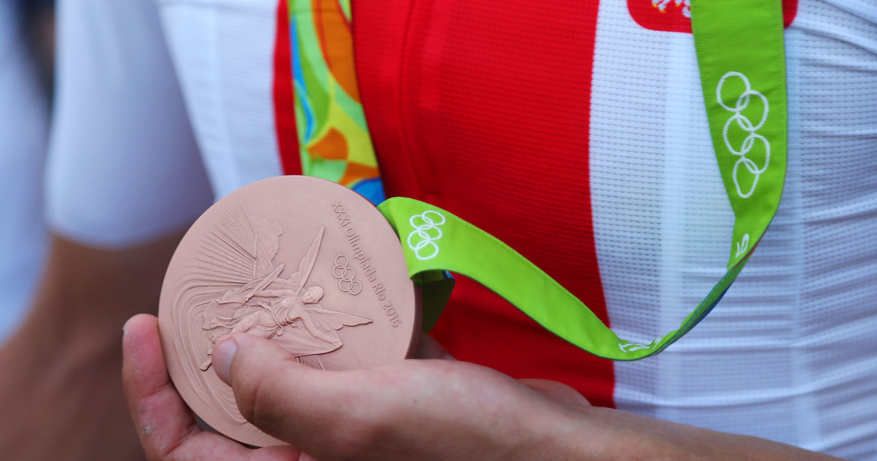 Każdy złoty medal dla Polaków na Olimpiadzie, to zniżka dla Ciebie! /123RF/PICSEL