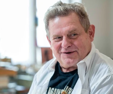 Kazik opublikował nocny wpis ze szpitala. "Chciałbym sprostować"