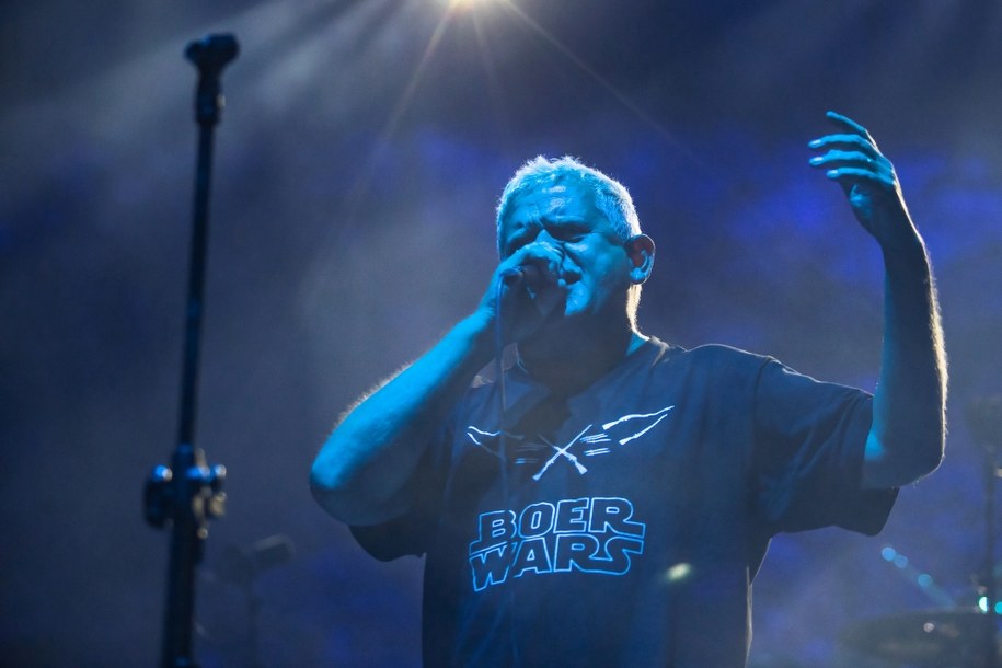 Kazik Staszewski podczas ubiegłorocznego koncertu zespołu Kult /Wojtek Jargiłło /PAP