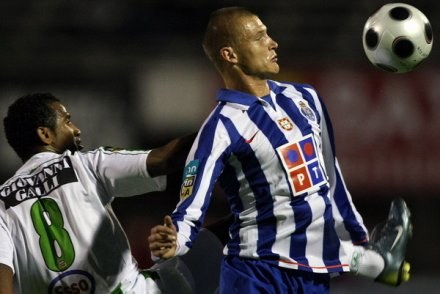 Kaźmierczak (z prawej) jeszcze w koszulce FC Porto /AFP