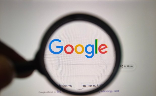 KE bada, czy Google gra nieczysto. Chodzi o AI