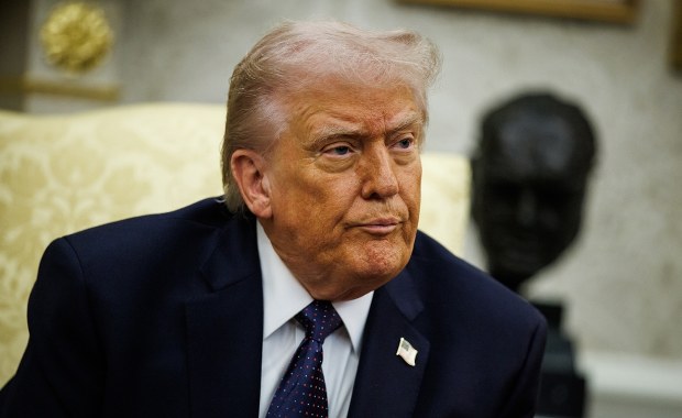 KE broni Hiszpanii. Stanowcza reakcja wobec gróźb Donalda Trumpa