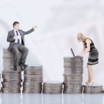 KE: Kobiety w Unii pracują 59 dni w roku "za darmo"