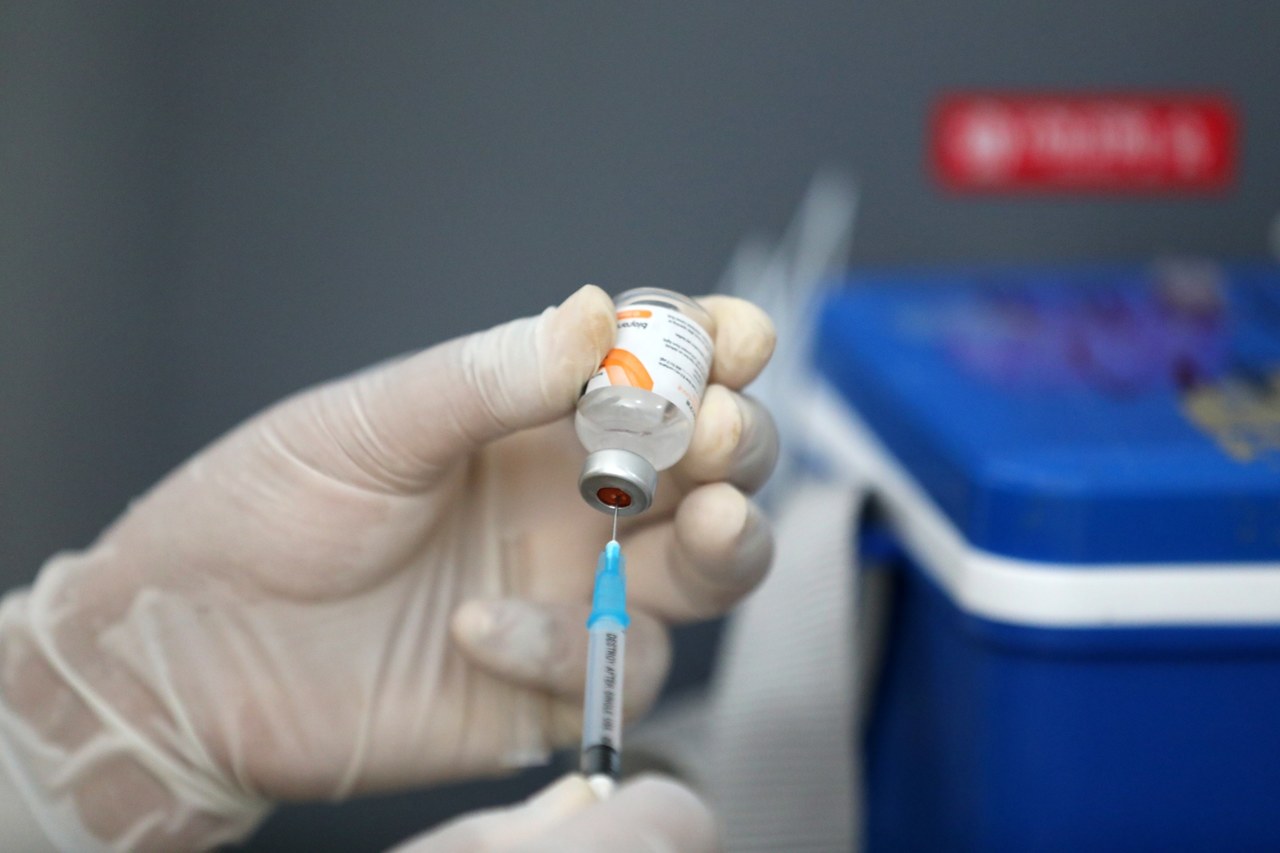 KE o porozumieniu z Pfizerem: Będą dodatkowe szczepionki