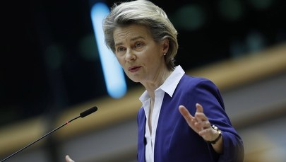 KE opublikowała umowę z AstraZeneca. "Kontrakt zakłada, że musi dostarczyć szczepionki"