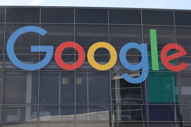 KE oskarża Google'a o łamanie unijnego prawa /Christoph Dernbach    /PAP/EPA