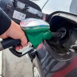 ​KE przymknie oko na obniżony VAT na paliwa? Warszawa na to liczy