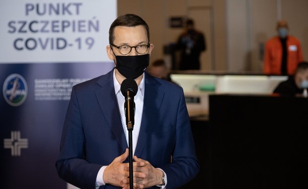 "KE wywalczyła za mało szczepionek, Polska udostępni miejsca w szpitalach sąsiadom". Premier o sytuacji epidemicznej w kraju