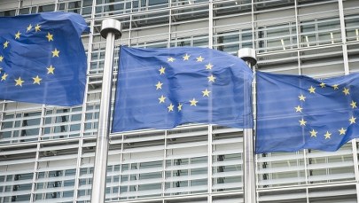 KE z zaniepokojeniem przyjęła projekt budżetu Włoch