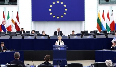 KE zmienia reguły w sprawie gigafabryk AI. "Próbują sztuczek" przeciwko Polsce