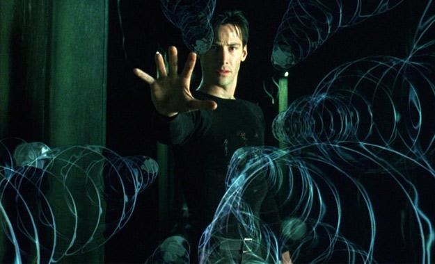 Keanu Reeves jako Neo w filmie "Matrix" /materiały prasowe